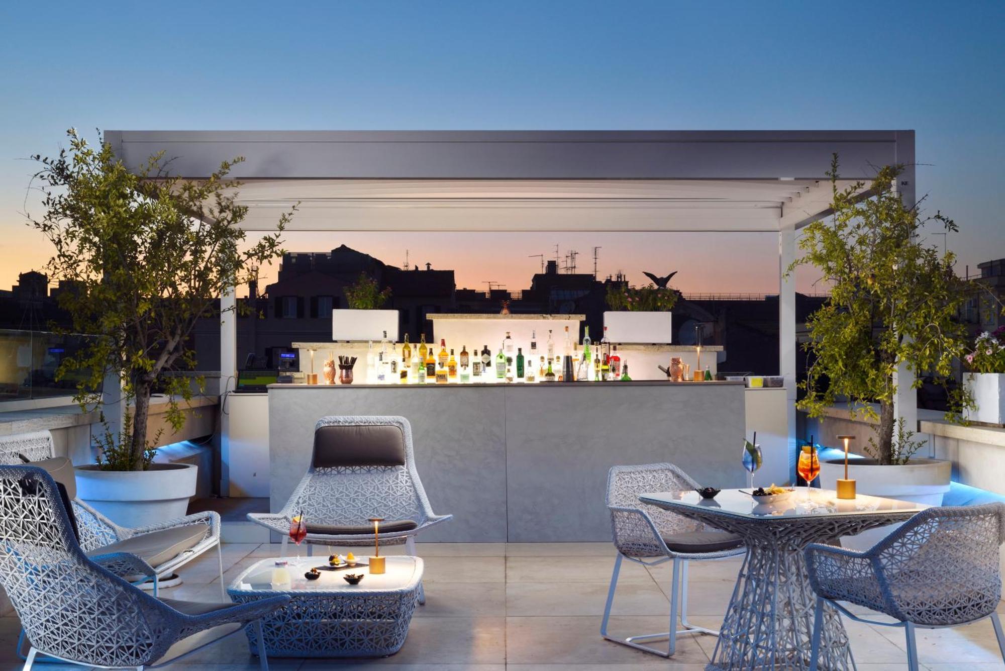 Palazzo Montemartini Rome, A Radisson Collection Hotel Luaran gambar Skyline Bar